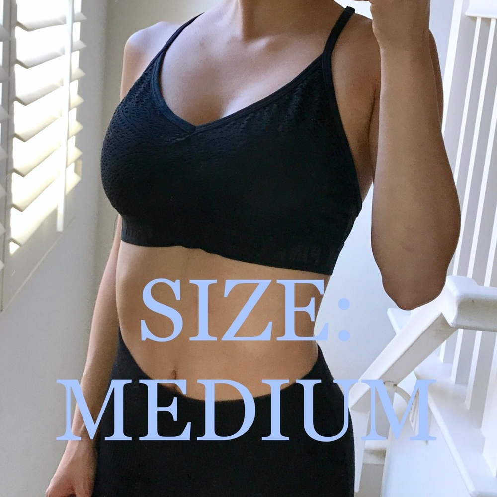 NWOT Black Lace Ultimate Lightly Lined Sports Bra Athletic